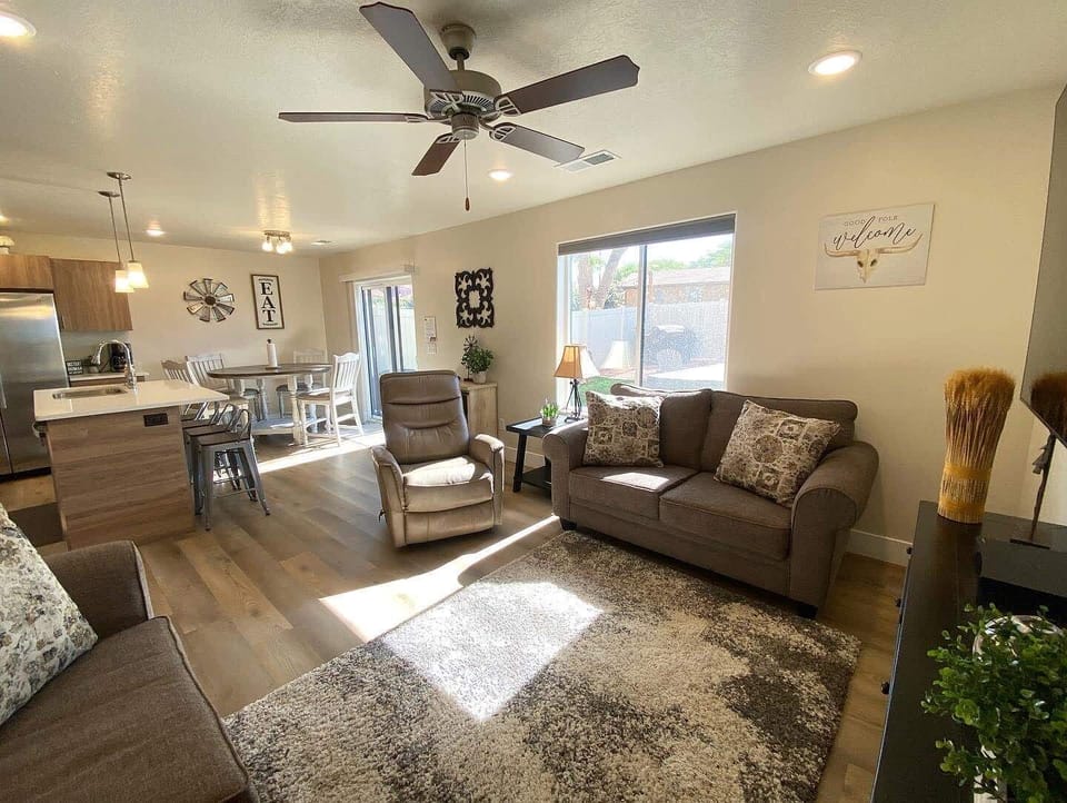 "Super clean with great decor in quiet neighborhood. Highly recommend to anyone looking for a nice place to stay."
