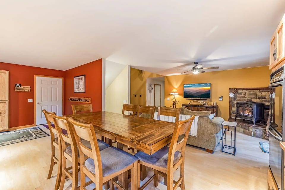 Dining Table with 8 Chairs, plus corner Banquette with 6 seats