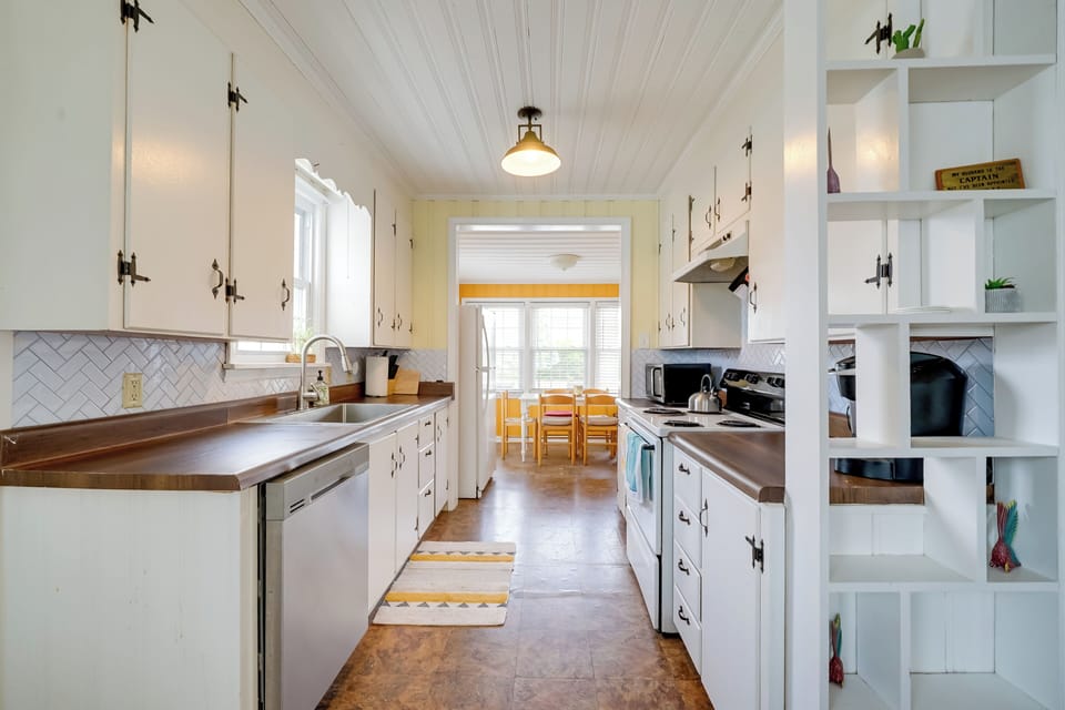 Kitchen | Cooking Basics | Dishware & Flatware