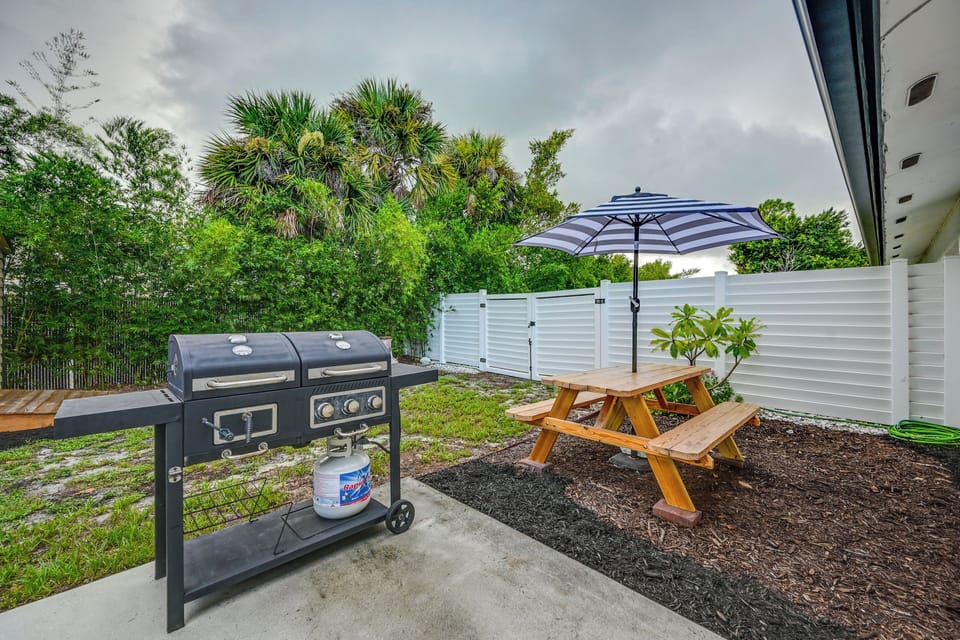 Patio | Gas Grill | Outdoor Seating & Dining | Fenced-In Yard