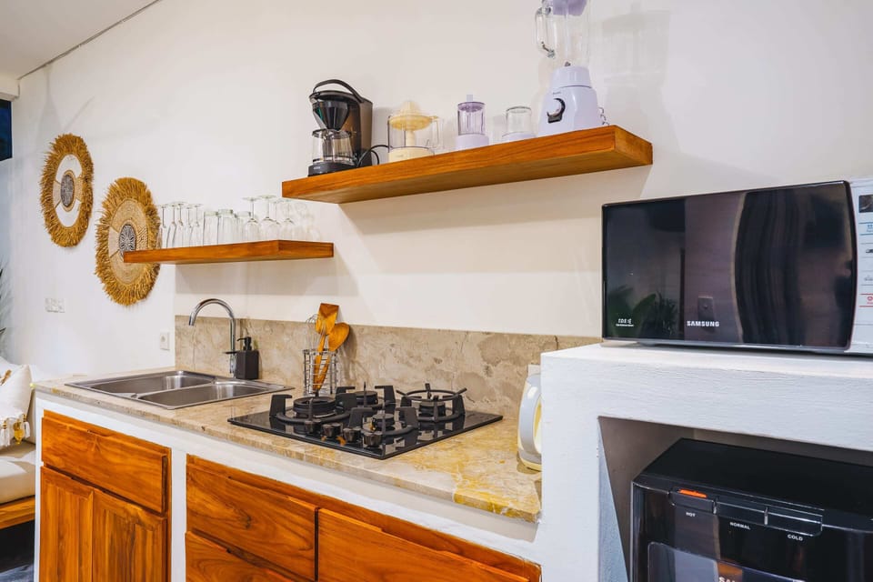 Basic Villa, 1 King Bed | Private kitchen | Fridge, microwave, stovetop, toaster