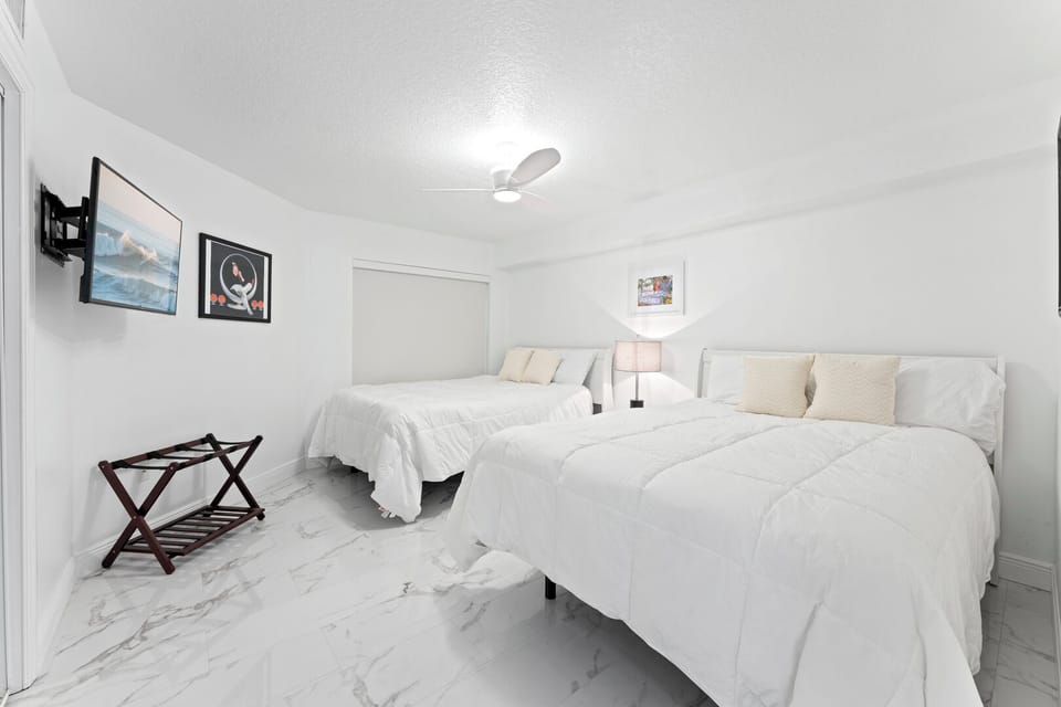 2nd Guest bedroom with 2 queens.