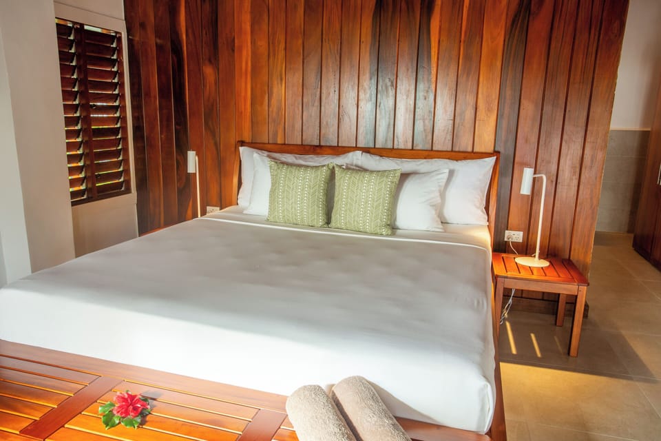 Deluxe Villa | Premium bedding, in-room safe, laptop workspace, iron/ironing board