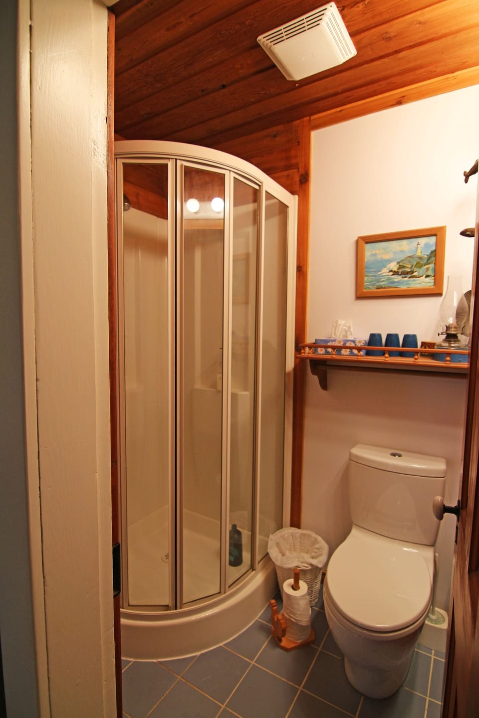 Standard Double Room | Bathroom | Free toiletries, hair dryer (on request), bathrobes