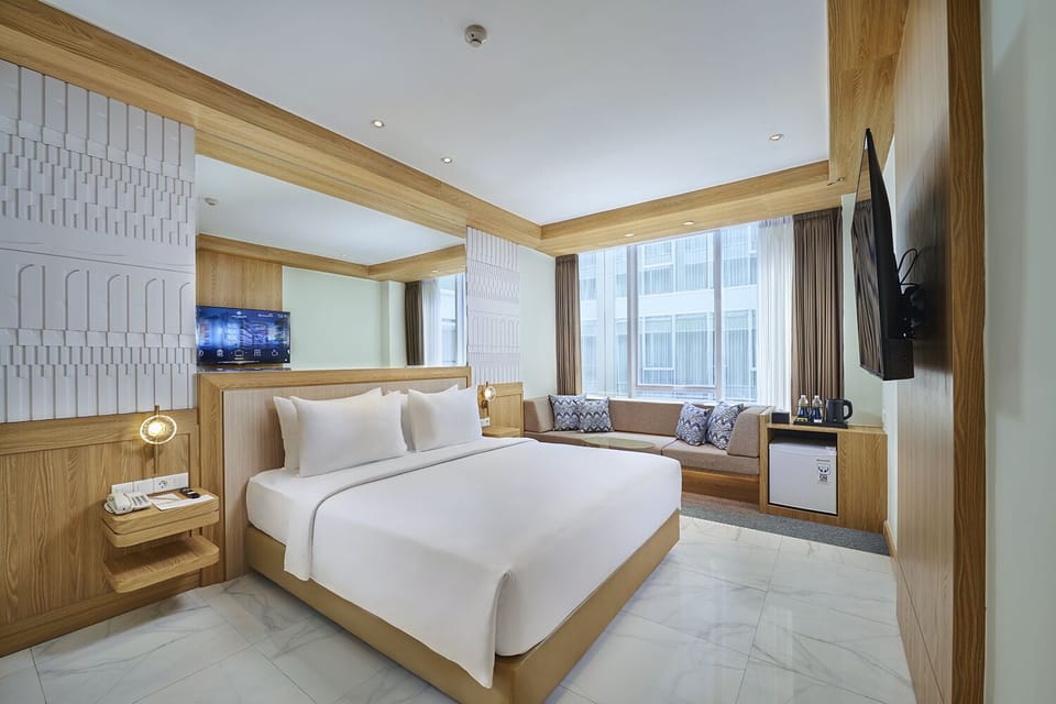 Premier Double Room, 1 King Bed | Free WiFi