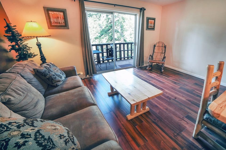 Condo, 1 Bedroom | Living area