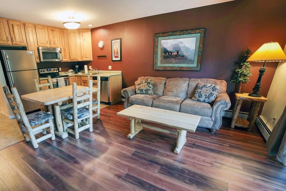 Condo, 1 Bedroom | Living area