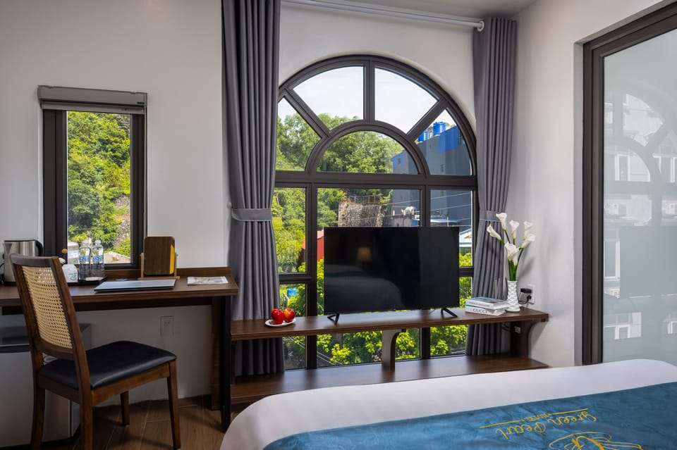 Panoramic Room | 1 bedroom, hypo-allergenic bedding, down comforters, memory foam beds