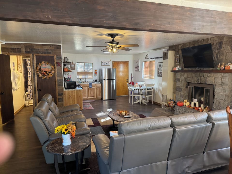Great Room for hanging out 

