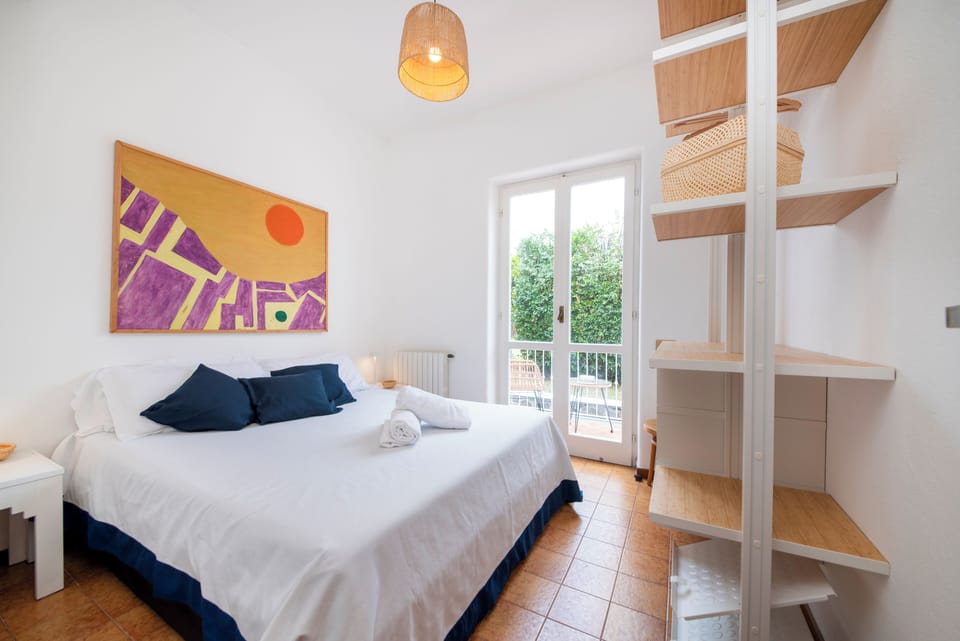 Deluxe Villa | Iron/ironing board, free WiFi, bed sheets