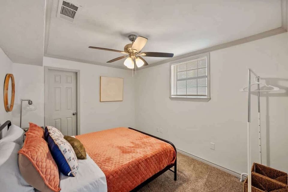 3rd Bedroom with Queen Bed.