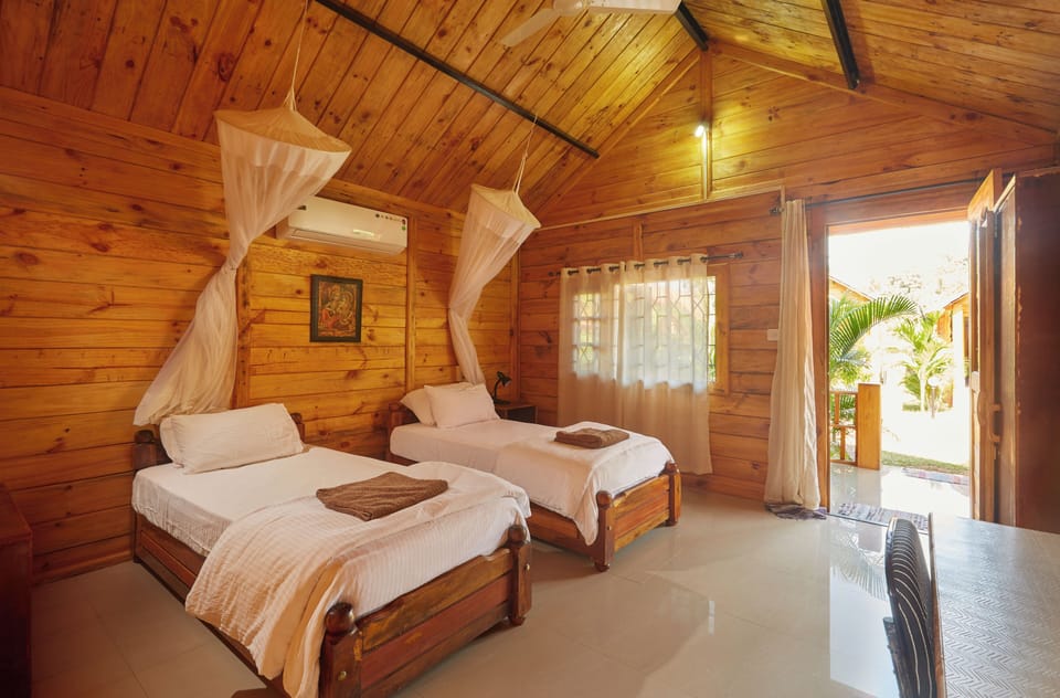 Deluxe Cottage, Balcony, Hill View | 1 bedroom, memory foam beds, desk, laptop workspace