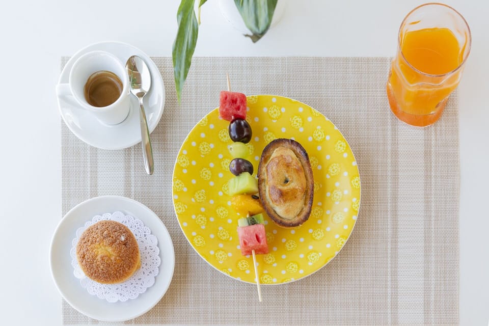Free daily cooked-to-order breakfast
