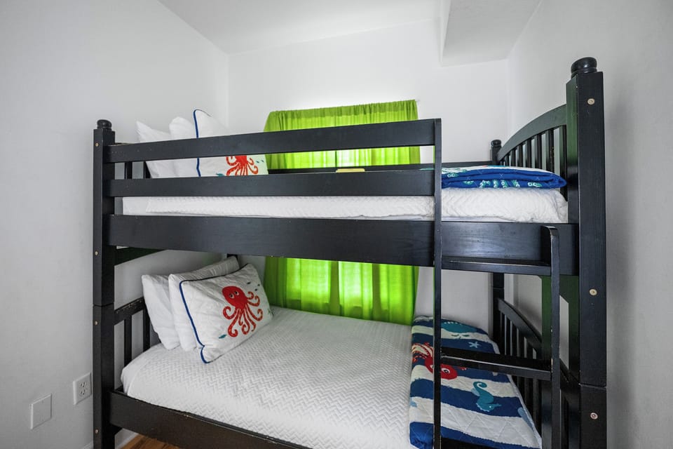 Seawind 703, Gulf Shores, AL - Signature Properties