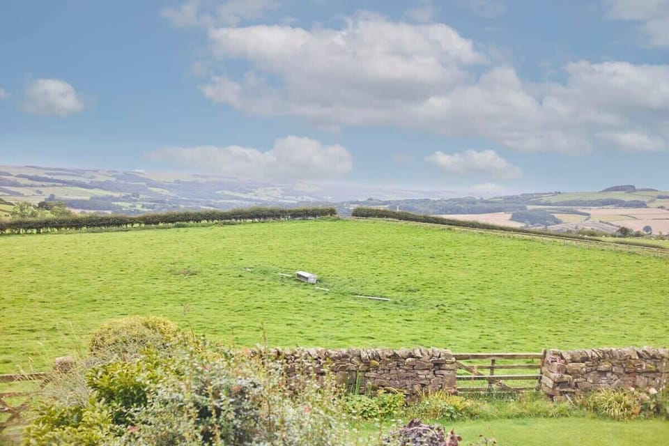 The Stable, Newbrough - Host & Stay