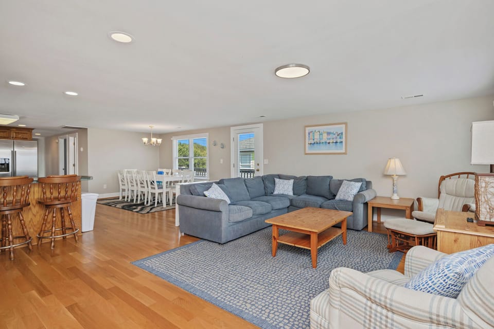 Living Area - South