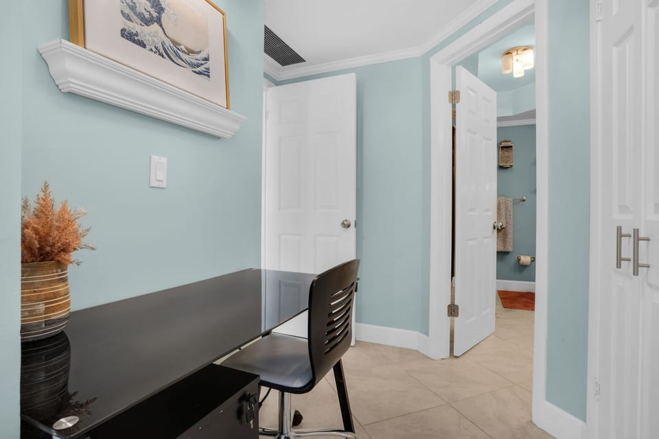 Desk area in the Master