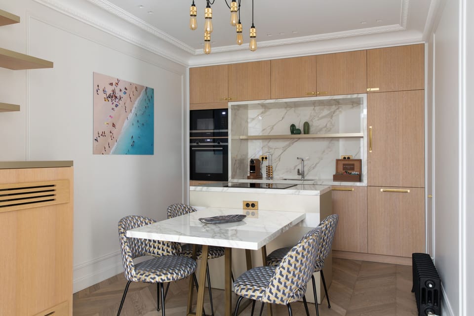 Alger | Private kitchen | Full-size fridge, microwave, oven, stovetop