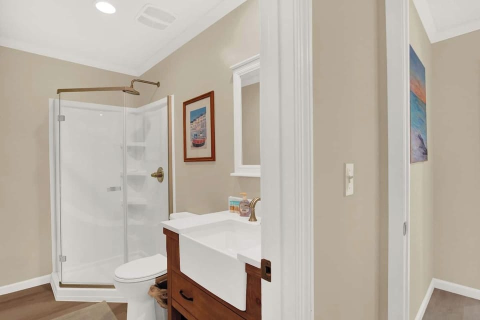 Second floor guest bathroom