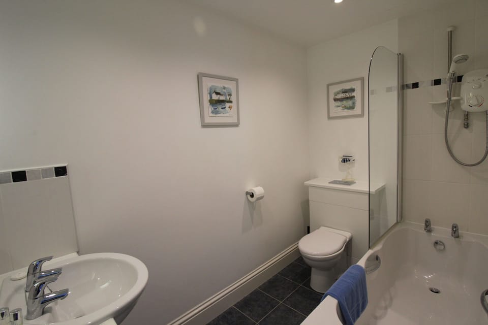Briarhill House - Master Bedroom En Suite