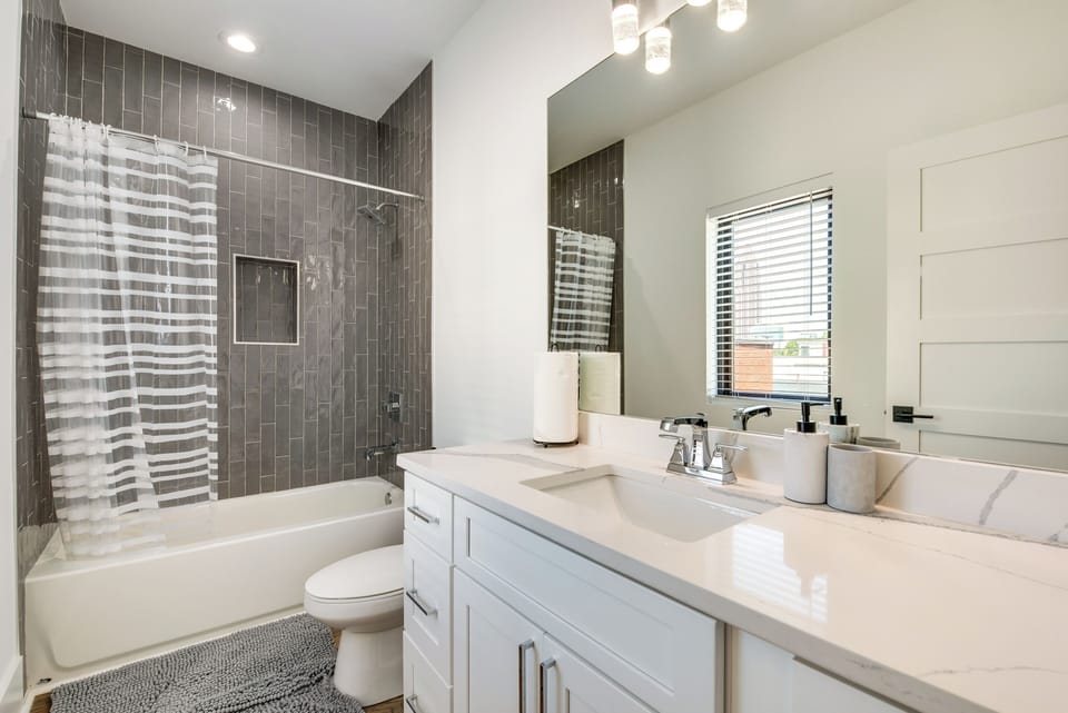 En-Suite Bathroom