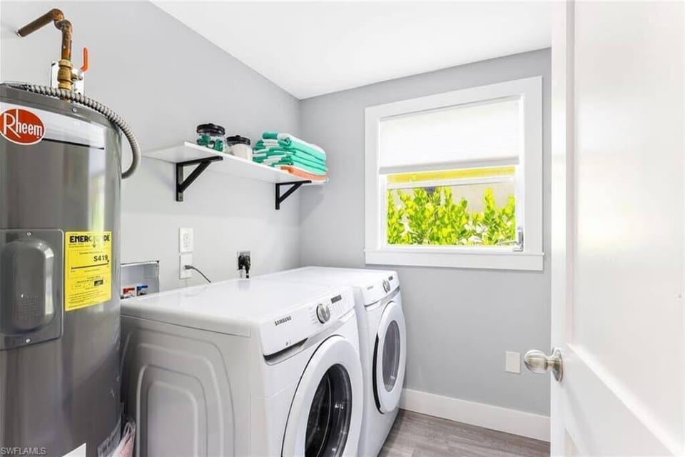 This home truly has all of the comforts of home, including a full size washer and dryer!