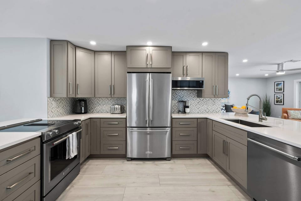 Spacious kitchen with top of the line appliances. 