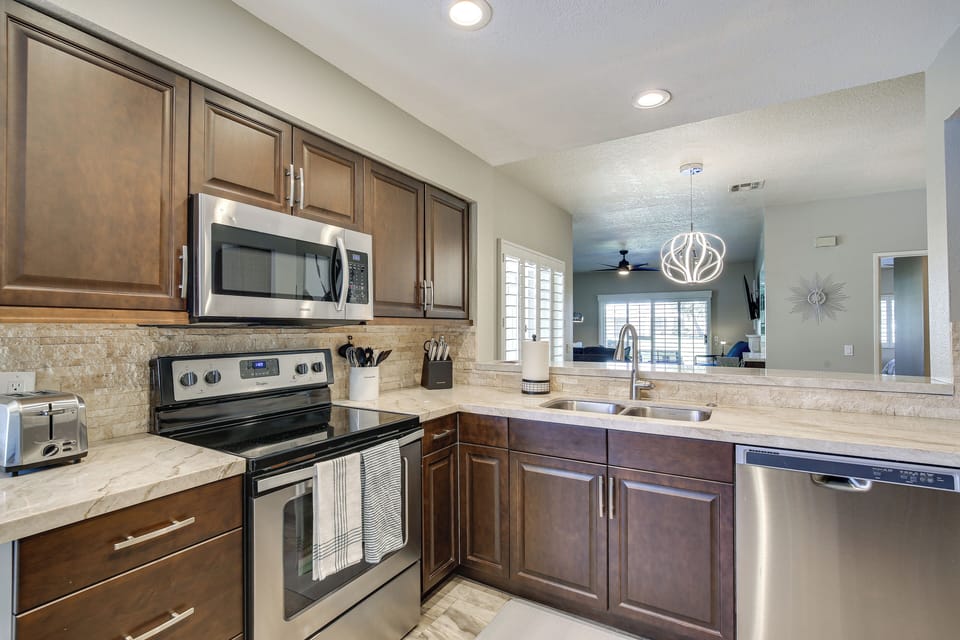 Eat-In Kitchen