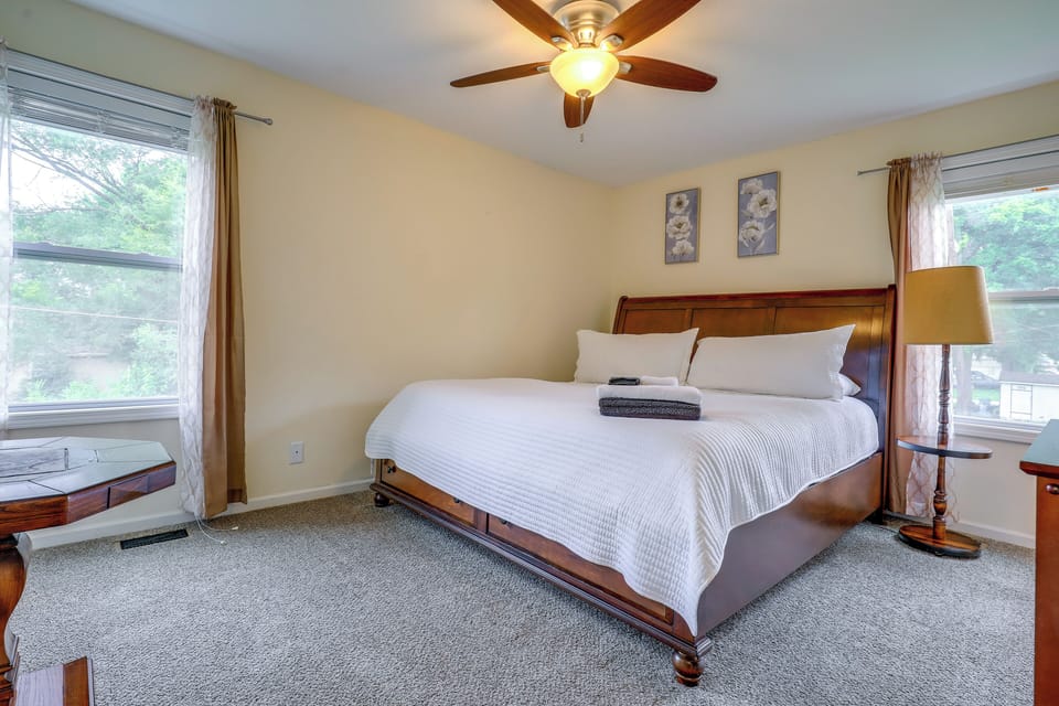 Bedroom 1 | King Bed | Linens Provided | Smart TV