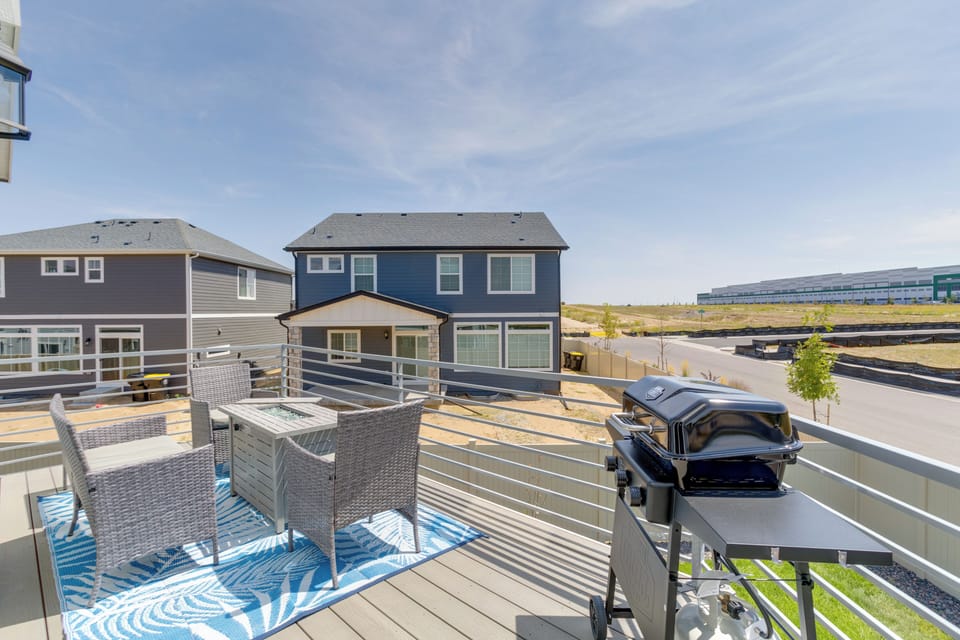 Deck | Fenced Yard