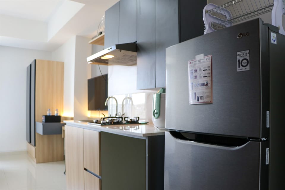 Studio | Private kitchen | Full-size fridge, stovetop