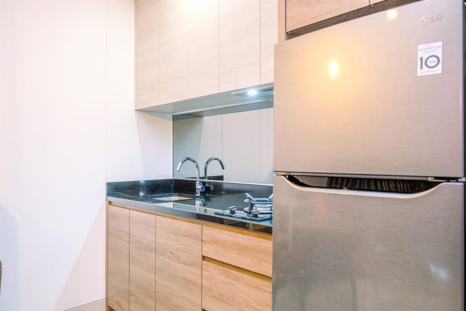 Apartment | Private kitchen | Full-size fridge, stovetop