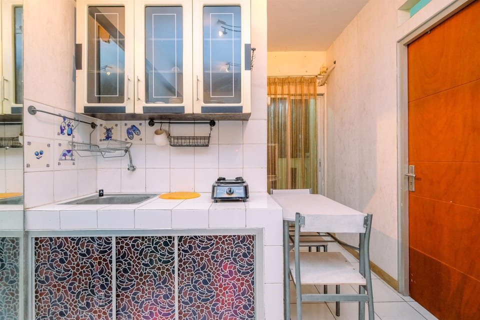 Apartment | Private kitchen | Full-size fridge, stovetop