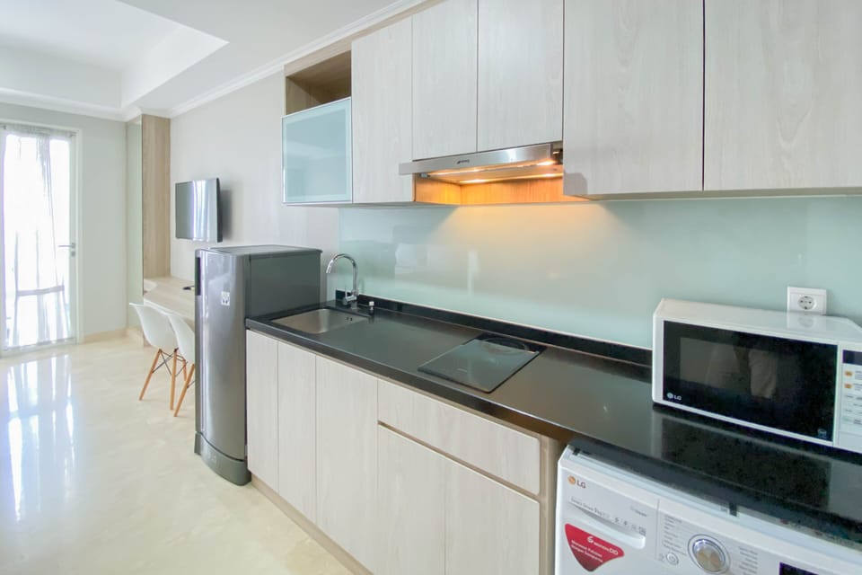 Studio | Private kitchen | Full-size fridge, stovetop
