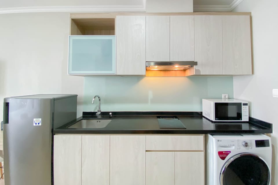 Studio | Private kitchen | Full-size fridge, stovetop