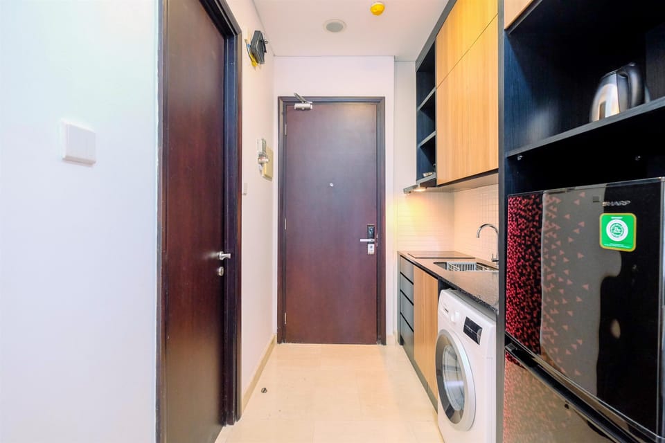 Studio | Private kitchen | Full-size fridge, stovetop