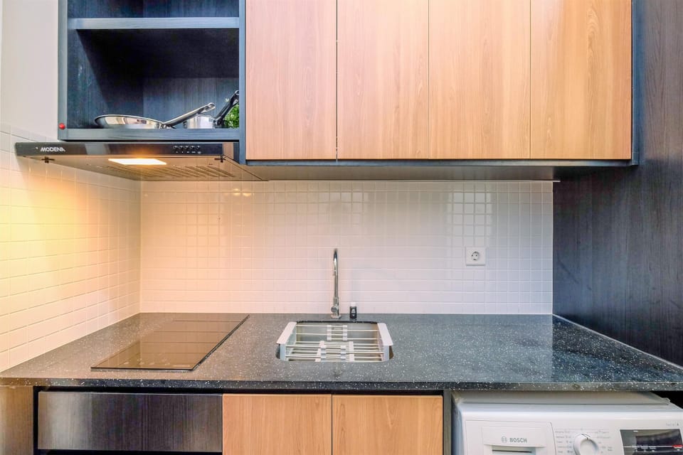 Studio | Private kitchen | Full-size fridge, stovetop