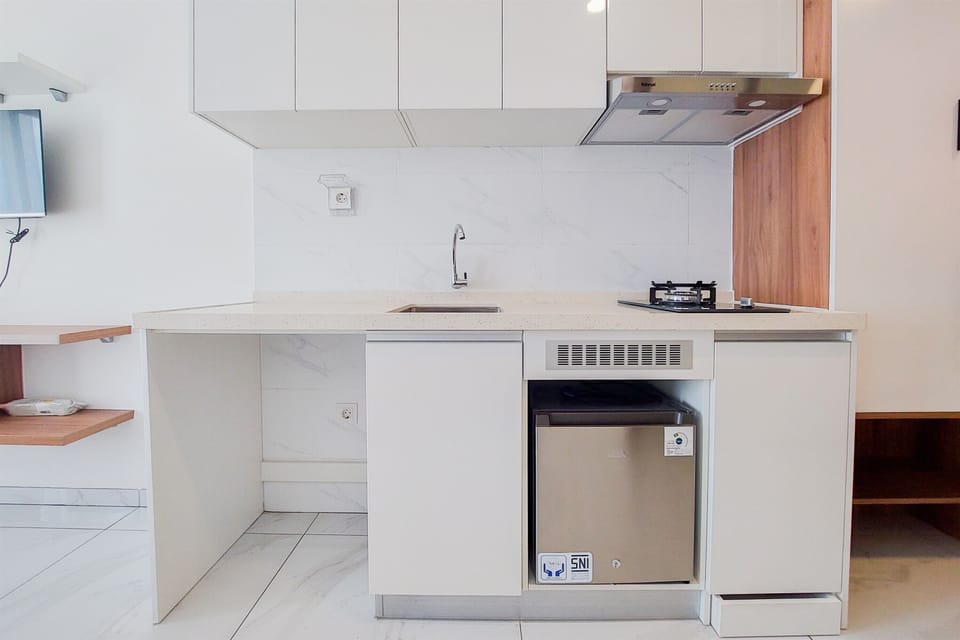 Studio | Private kitchen | Full-size fridge, stovetop