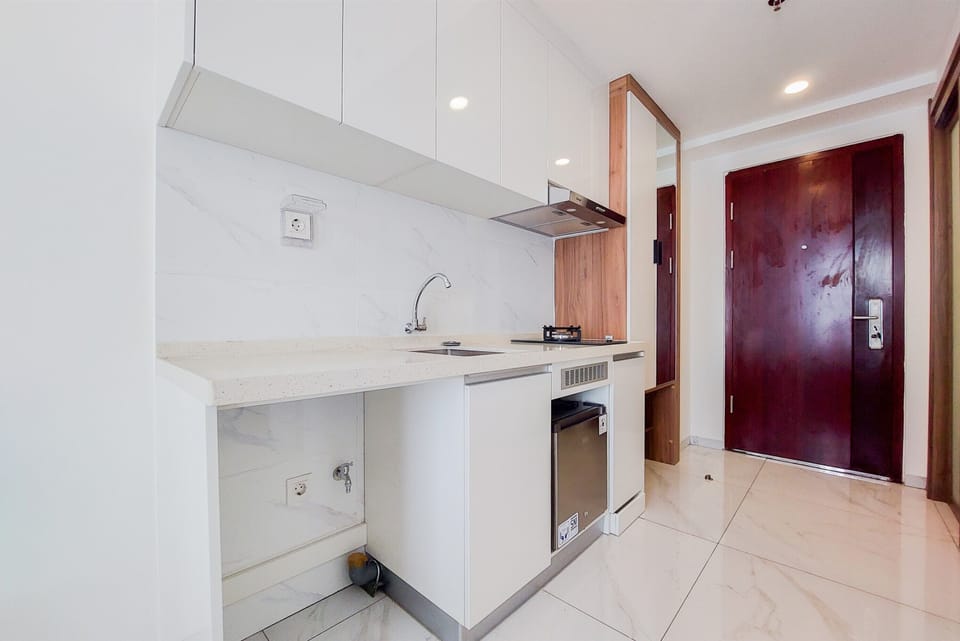 Studio | Private kitchen | Full-size fridge, stovetop