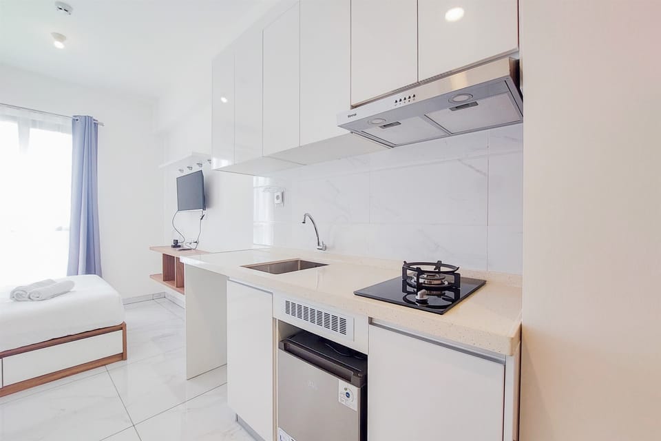 Studio | Private kitchen | Full-size fridge, stovetop