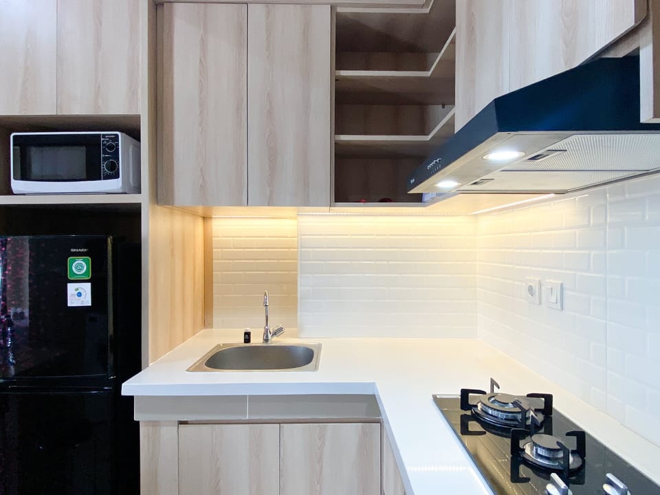 Apartment | Private kitchen | Full-size fridge, stovetop