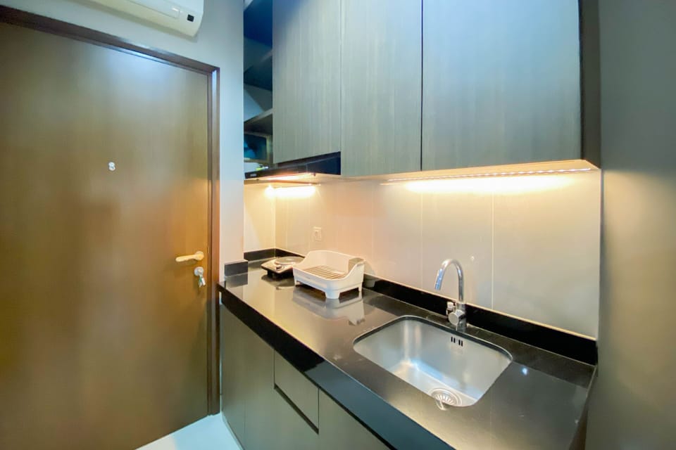 Studio | Private kitchen | Full-size fridge, stovetop