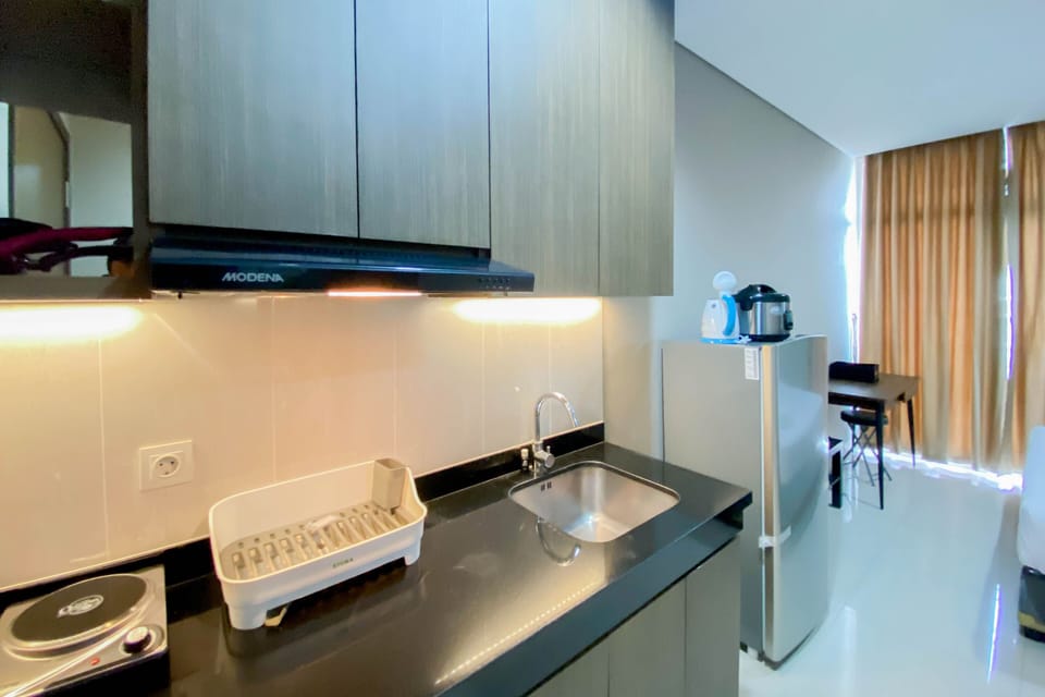 Studio | Private kitchen | Full-size fridge, stovetop