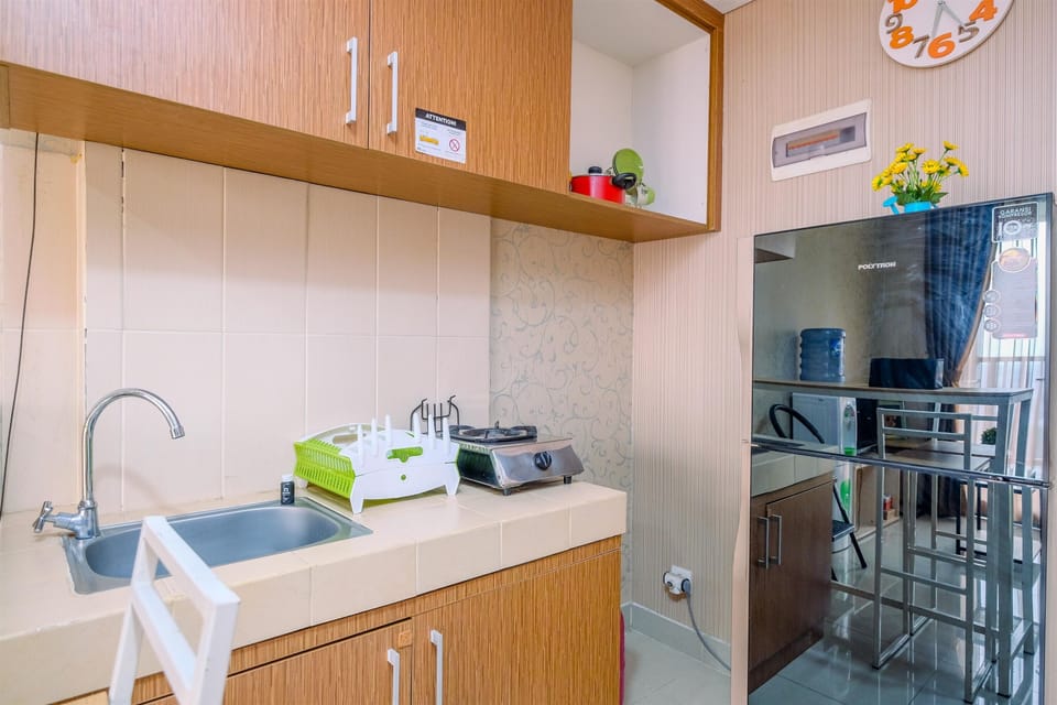 Apartment | Private kitchen | Full-size fridge, stovetop