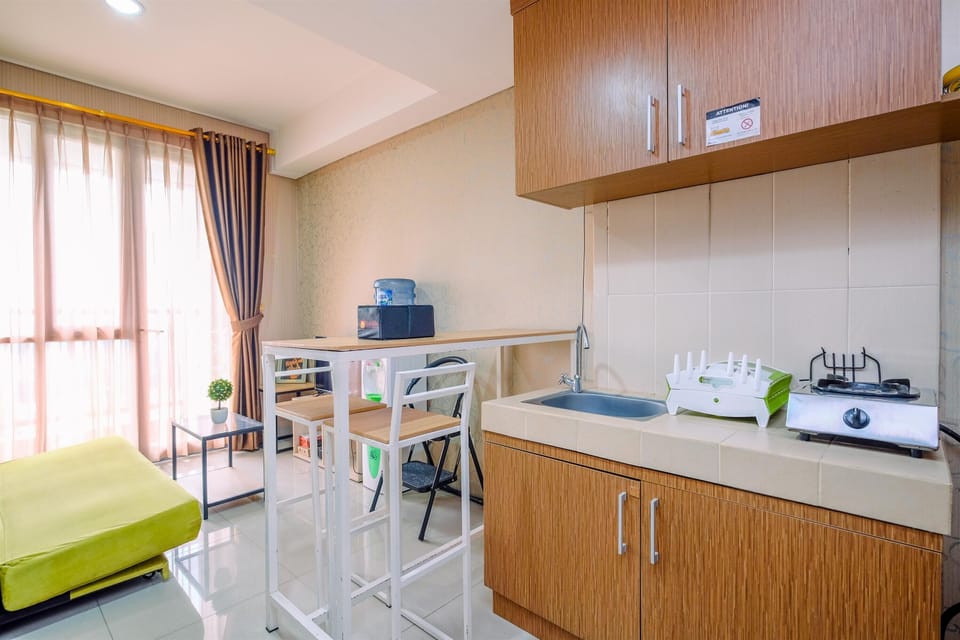 Apartment | Private kitchen | Full-size fridge, stovetop