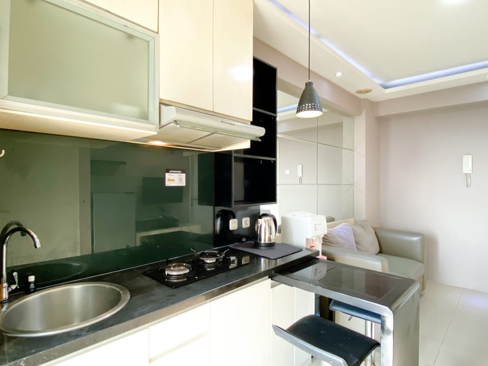 Apartment | Private kitchen | Full-size fridge, stovetop