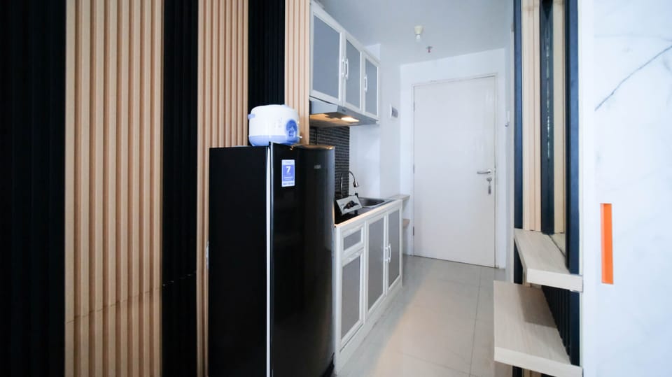 Studio | Private kitchen | Full-size fridge, stovetop
