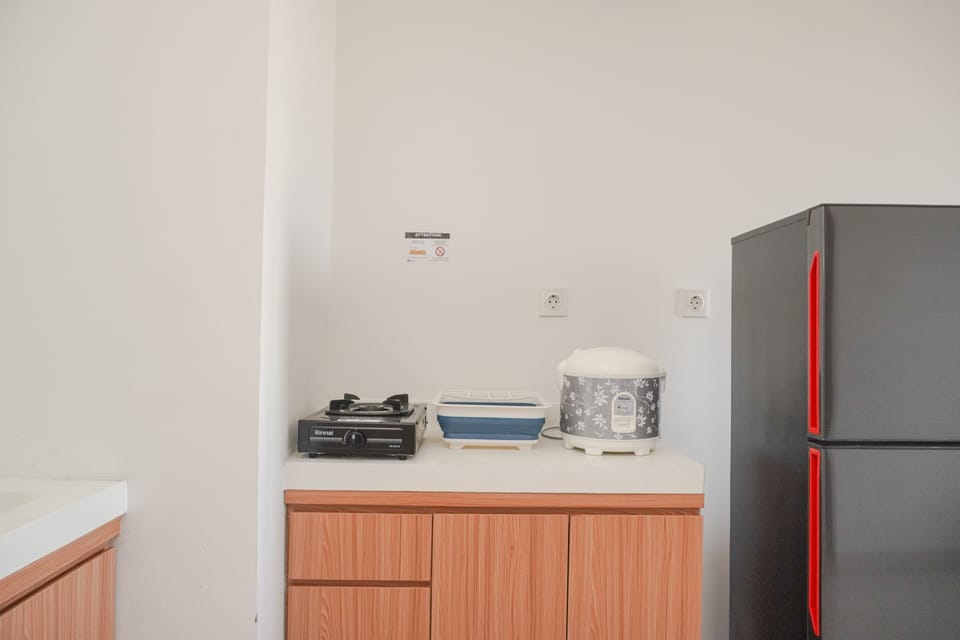 Apartment | Private kitchen | Full-size fridge, stovetop