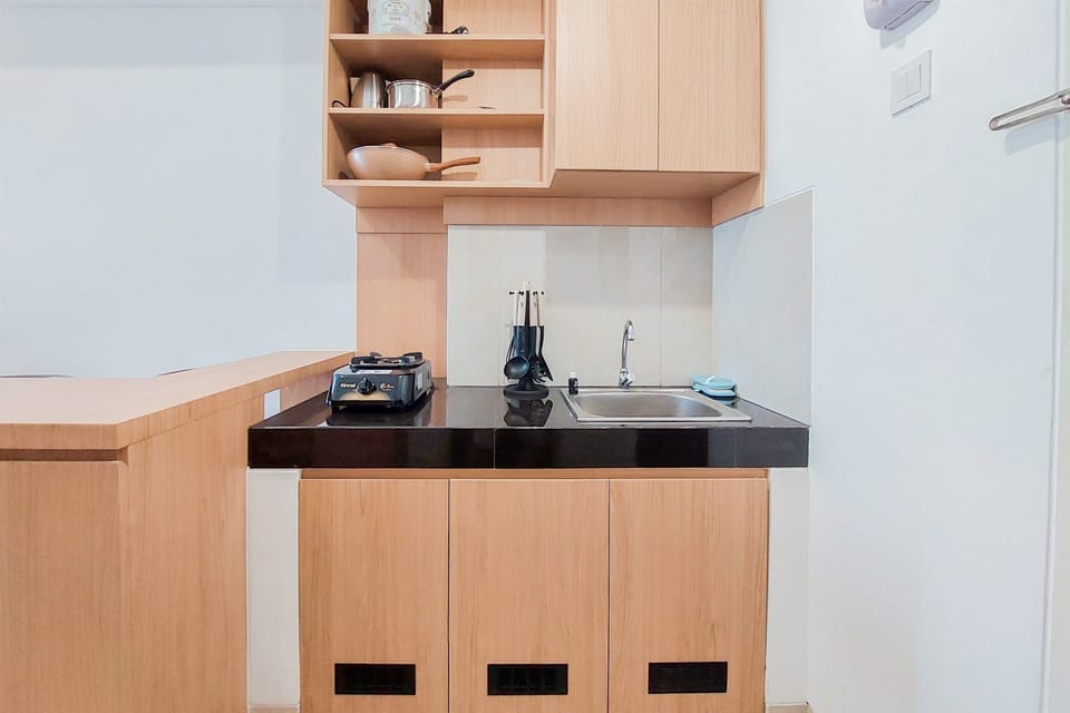 Apartment | Private kitchen | Full-size fridge, stovetop