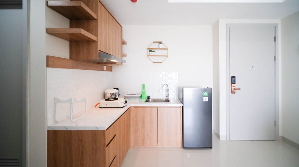 Apartment | Private kitchen | Full-size fridge, stovetop